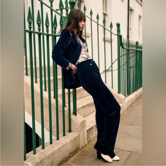 SEZANE Blue & White Floral Printed Lightweight Silk Button Down Pierro Shirt - Picture 13 of 15